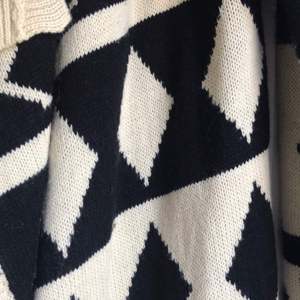Cardigan - Picture 2 of 5
